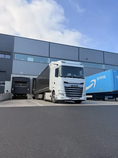 Freight Vector Daniel Szydłowski